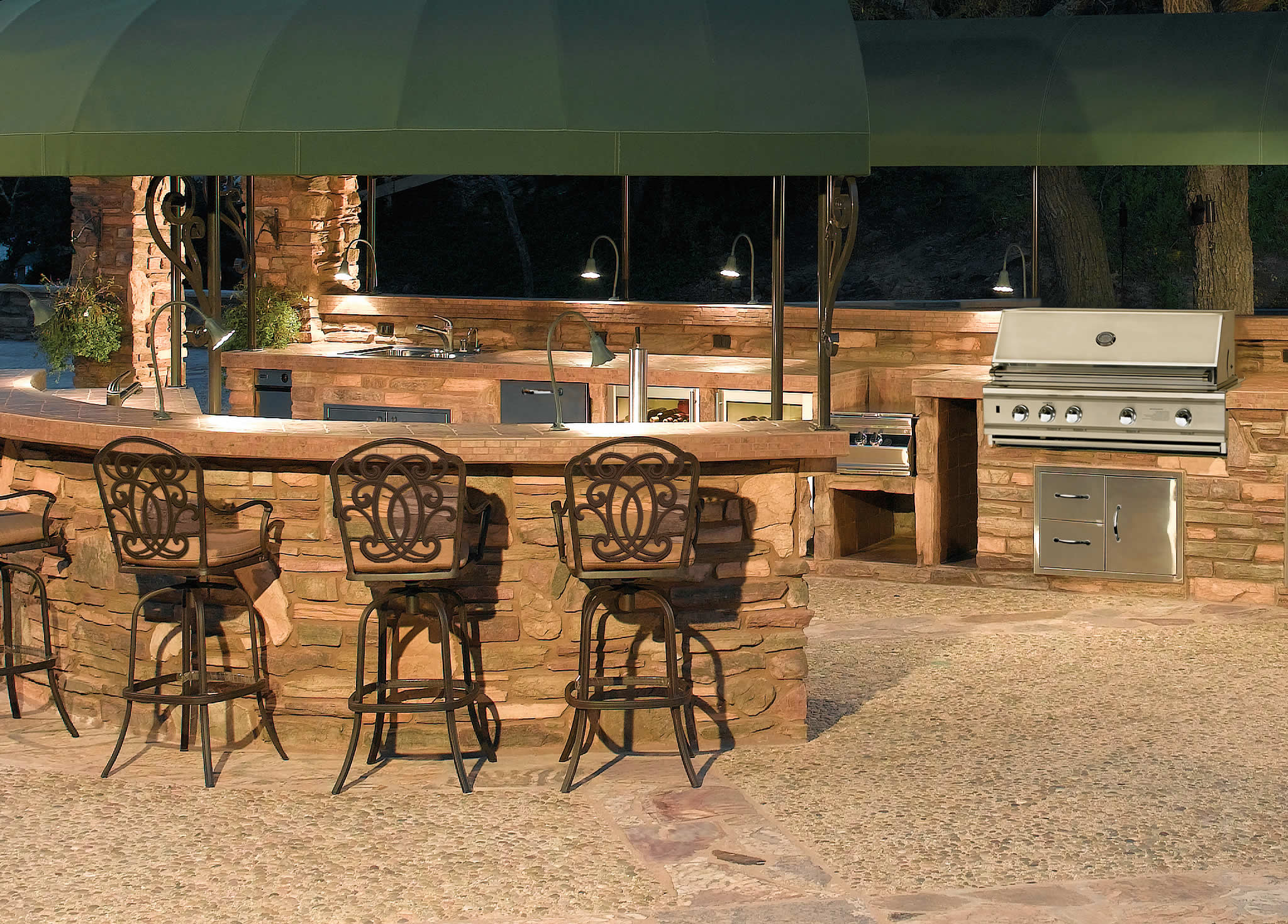 outdoor kitchen and bar landscape companies